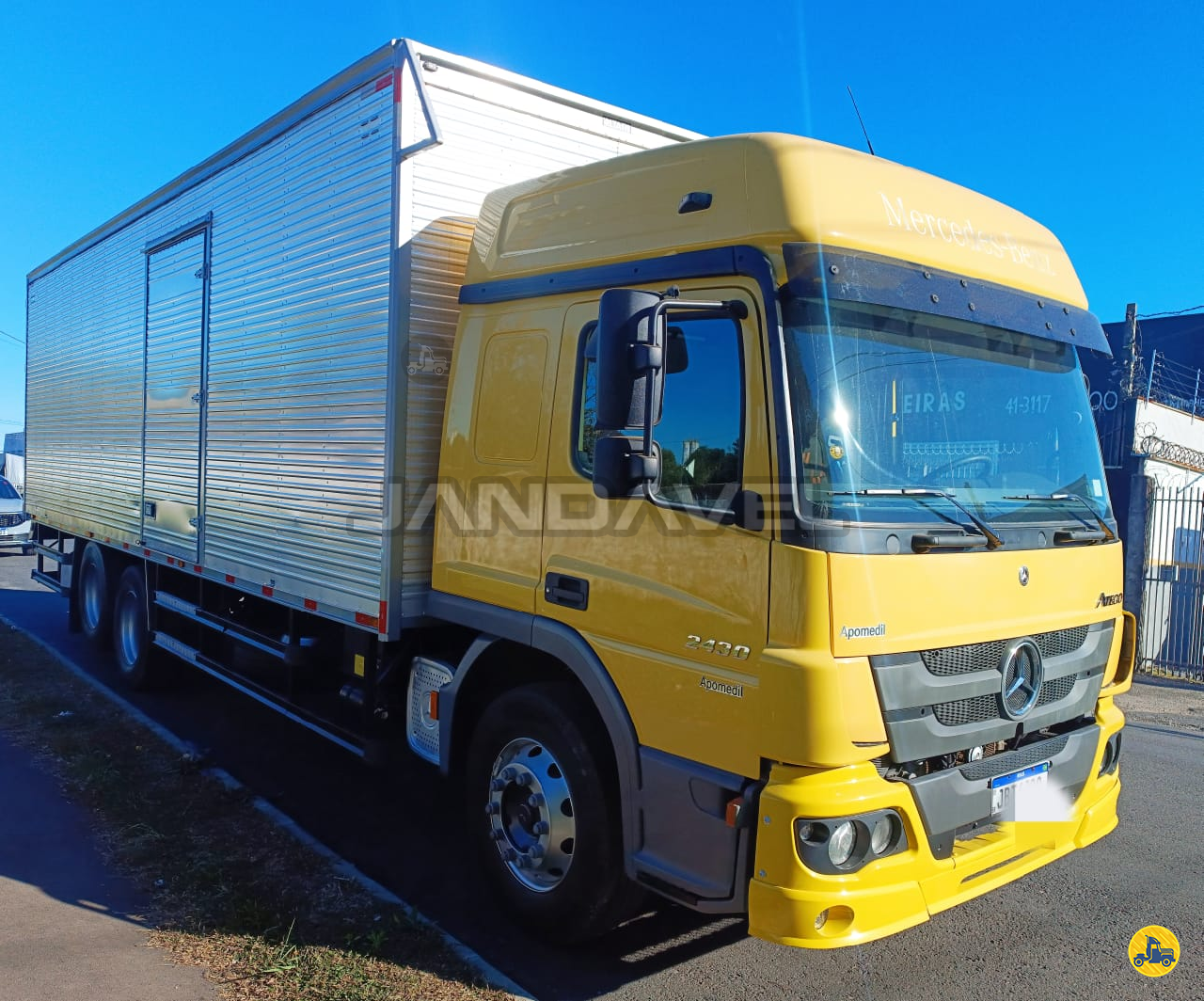 CAMINHAO MERCEDES-BENZ MB 2430 Baú Furgão Truck 6x2 Jandavel Veículos CURITIBA PARANÁ PR